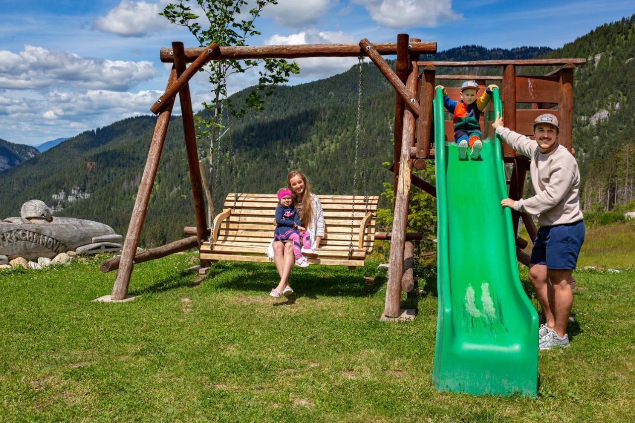 Hotel Strachan Family Jasna Deménvölgy Kültér fotó