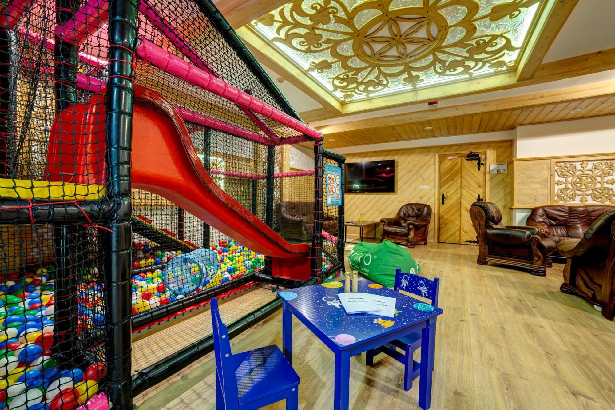 Hotel Strachan Family Jasna Deménvölgy Kültér fotó